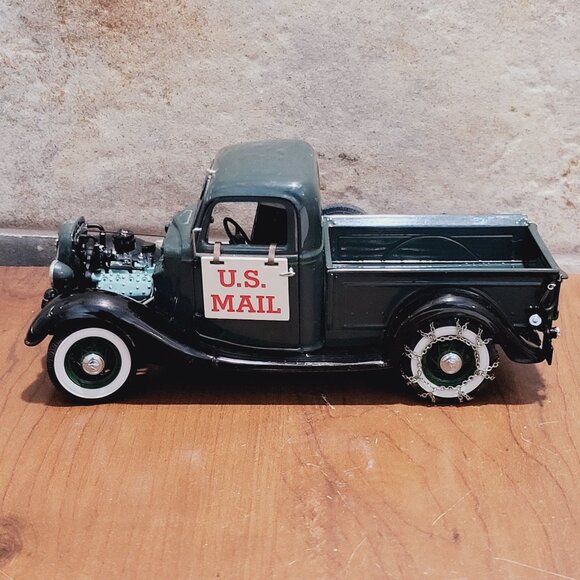 The Danbury Mint 1935 US  Mail Truck 1997 USPS 1:24 Scale Die Cast Metal Missing - Picture 3 of 16